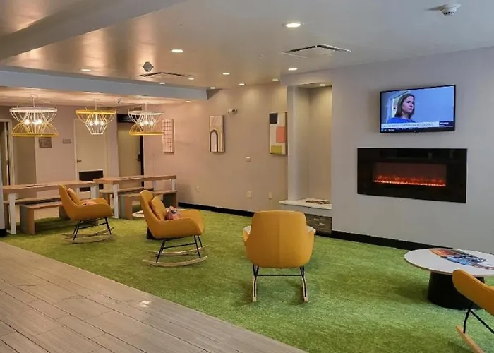 Spark By Hilton Erie