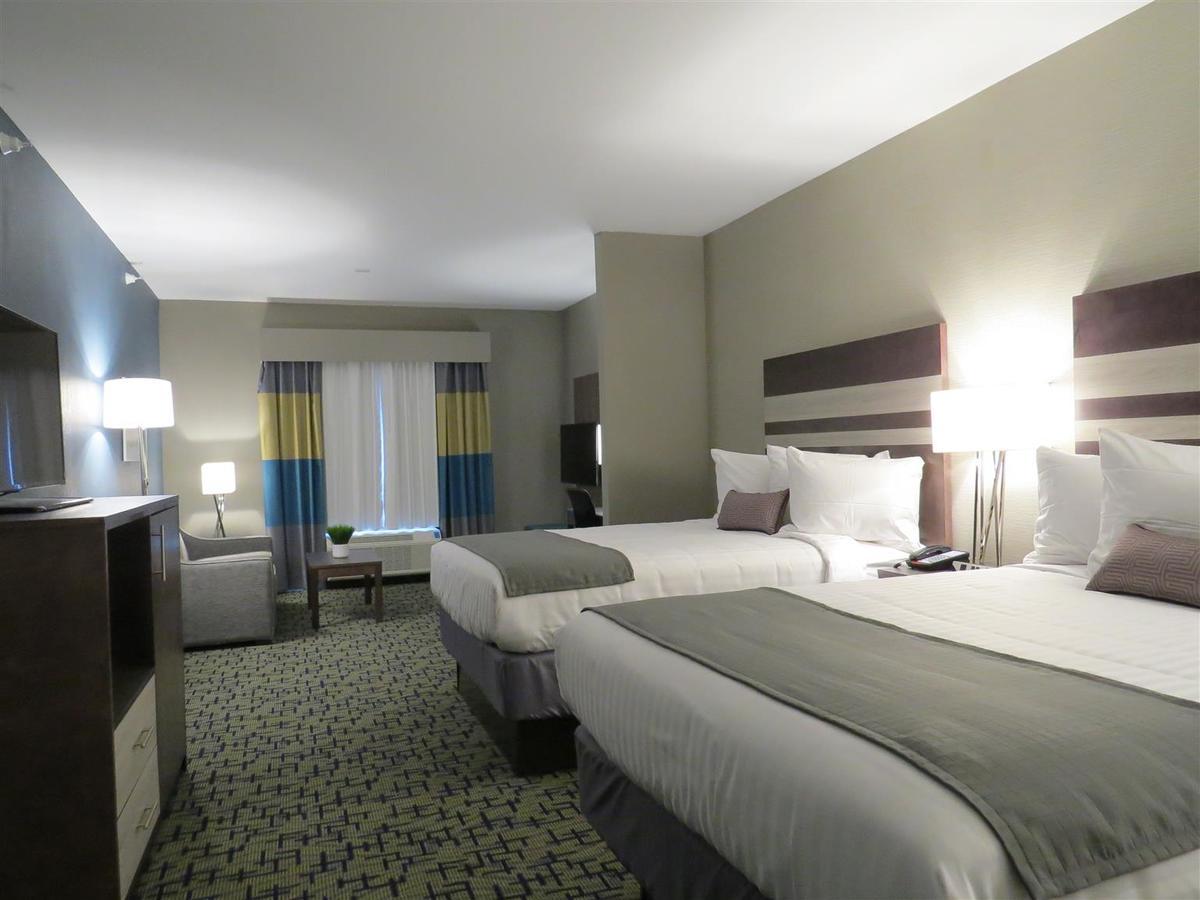 Spark By Hilton Erie Hotel 3*