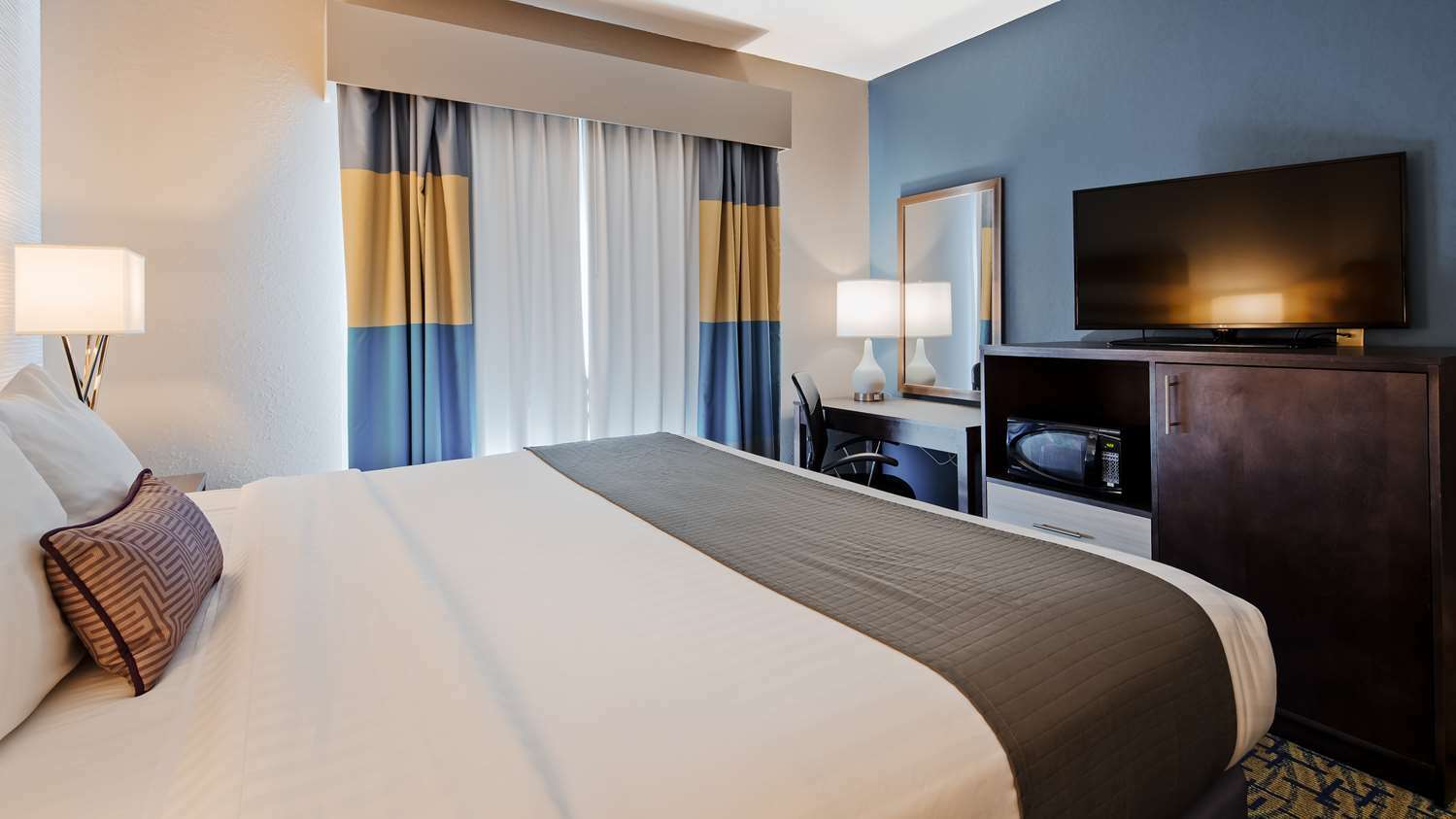 Spark By Hilton Erie 3*