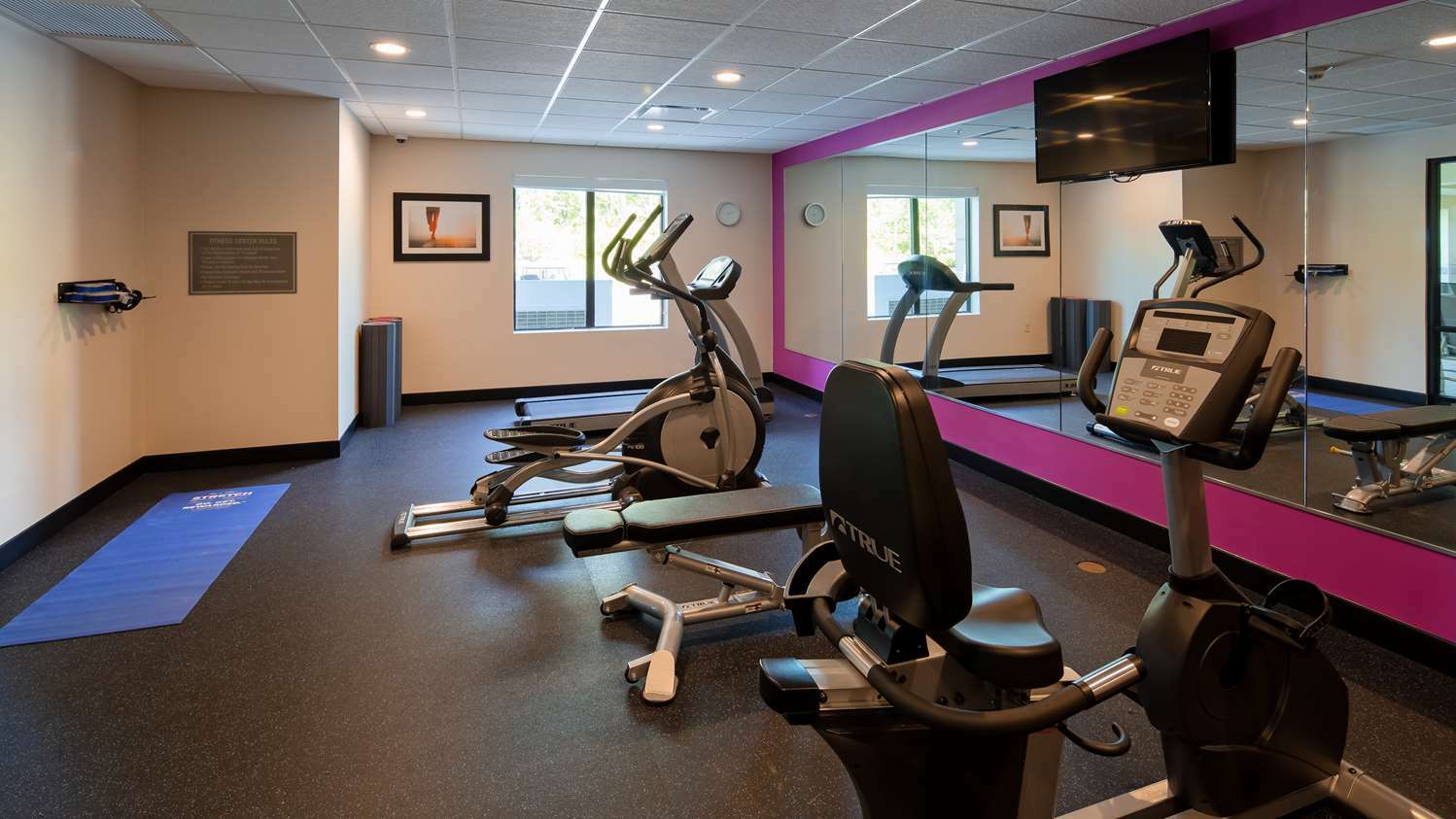 Hotel Spark By Hilton Erie Kearsarge