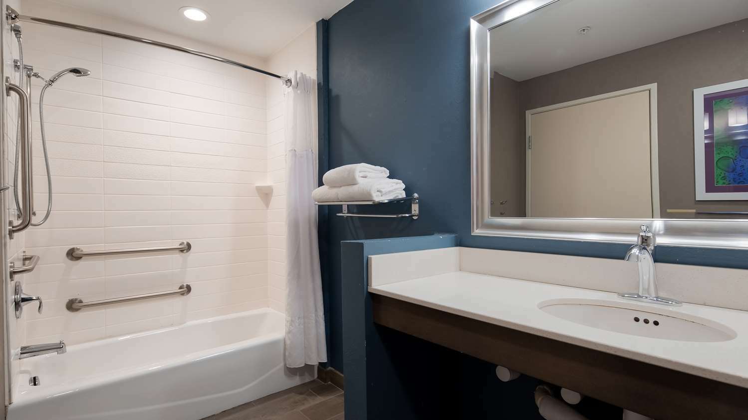Spark By Hilton Erie 3* Kearsarge