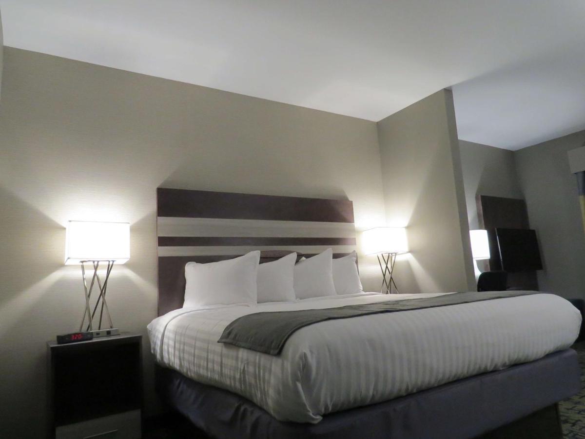 Spark By Hilton Erie Hotel 3*